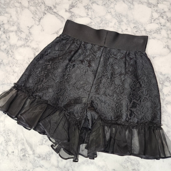 Dolce & Gabbana Black Jacquard Ruffled Bolero Jacket & Ruffle Shorts Set - Picture 13 of 15